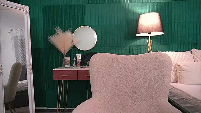 Snapshot of HaileyMoonn chatting on 11-28-25, 04:26 HaileyMoonn online show from 11-28-25, 04:26