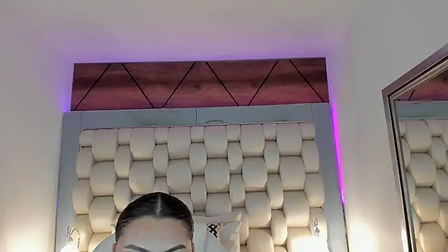 Helleamazing online show from 02-20-25, 06:50