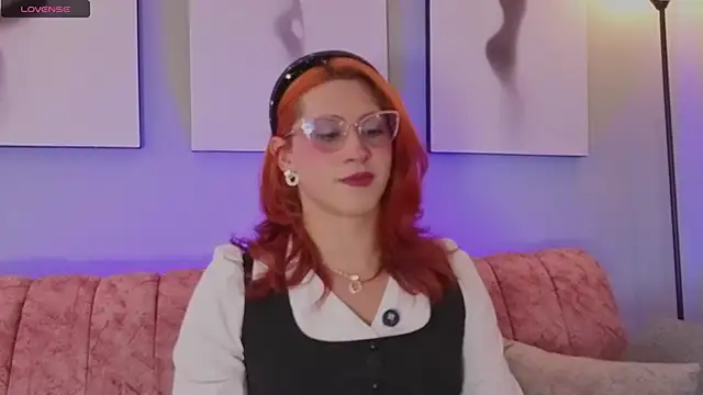 Snapshot of Juliana_Saenzz chatting on 10-11-25, 05:11 Juliana Saenzz online show from 10-11-25, 05:11