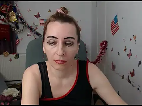 Snapshot of EvelynAngell chatting on 01-09-25, 06:59 EvelynAngell online show from 01-09-25, 06:59