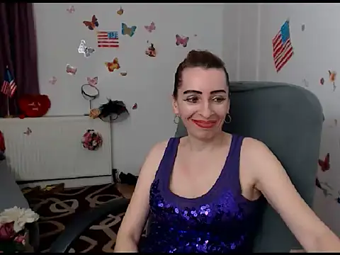 Snapshot of EvelynAngell chatting on 01-15-25, 01:09 EvelynAngell online show from 01-15-25, 01:09