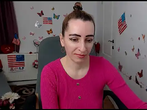 Snapshot of EvelynAngell chatting on 01-27-25, 06:52 EvelynAngell online show from 01-27-25, 06:52