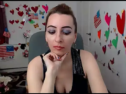 Snapshot of EvelynAngell chatting on 01-29-25, 10:16 EvelynAngell online show from 01-29-25, 10:16