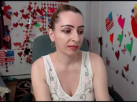 Snapshot of EvelynAngell chatting on 03-03-25, 10:06 EvelynAngell online show from 03-03-25, 10:06