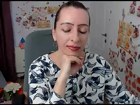 Snapshot of EvelynAngell chatting on 09-16-25, 09:10 EvelynAngell online show from 09-16-25, 09:10