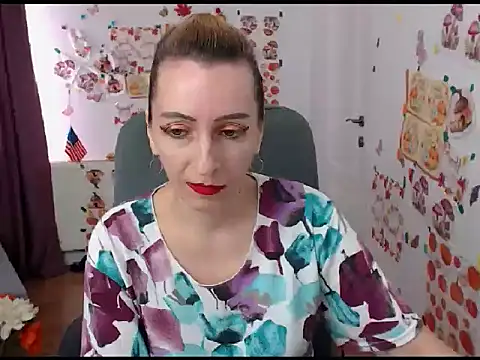 Snapshot of EvelynAngell chatting on 09-19-25, 06:15 EvelynAngell online show from 09-19-25, 06:15