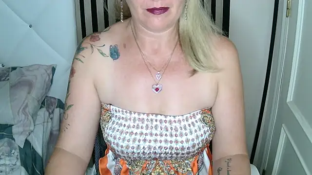 xxNoeliaxx online show from 07-30-26, 07:29
