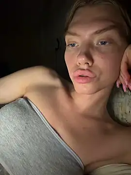 Lisaaa Alisa online show from 07-22-26, 07:05