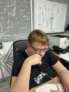 Klio5678 online show from 12-18-25, 07:20