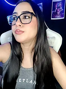 Janna mnt online show from 10-25-25, 04:31