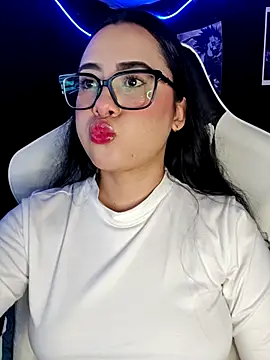 Janna mnt online show from 10-28-25, 05:11