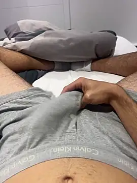 Snapshot of h0rnyguy001 chatting on 10-19-25, 09:37 h0rnyguy001 online show from 10-19-25, 09:37