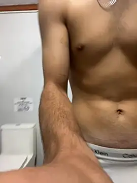 Snapshot of h0rnyguy001 chatting on 02-20-26, 11:00 h0rnyguy001 online show from 02-20-26, 11:00