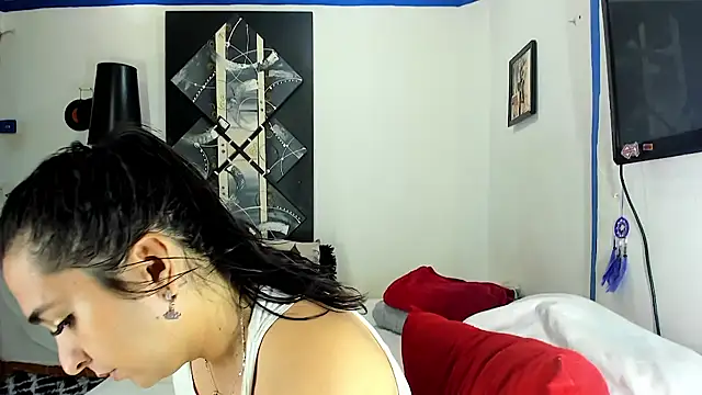 SARAMISHA online show from 04-17-26, 10:35