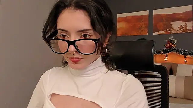 LiliJones  online show from 12-09-24, 04:37