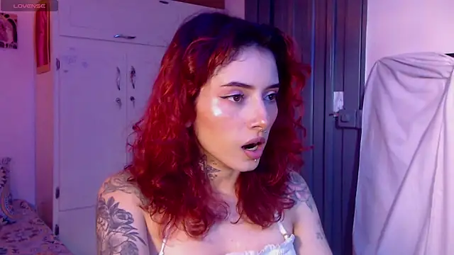 LiliJones  online show from 02-10-25, 06:03