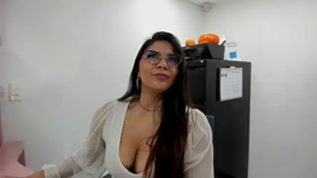 Luna Dumont online show from 11-03-25, 11:11