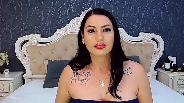 Snapshot of Lauren_Saint chatting on 11-11-25, 03:45 Lauren Saint online show from 11-11-25, 03:45