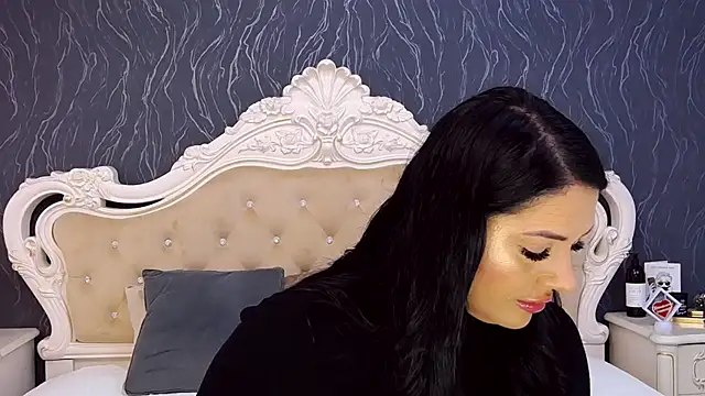 Snapshot of Lauren_Saint chatting on 11-23-25, 09:53 Lauren Saint online show from 11-23-25, 09:53