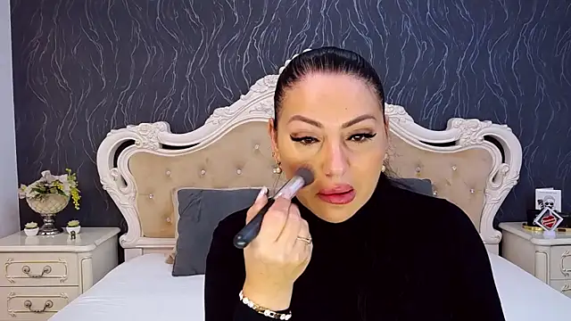 Snapshot of Lauren_Saint chatting on 12-16-25, 05:18 Lauren Saint online show from 12-16-25, 05:18