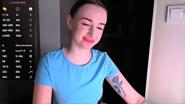 Snapshot of Kimmberr chatting on 01-10-25, 03:29 Kimmberr online show from 01-10-25, 03:29