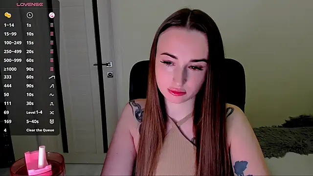 Snapshot of Kimmberr chatting on 09-27-25, 04:06 Kimmberr online show from 09-27-25, 04:06