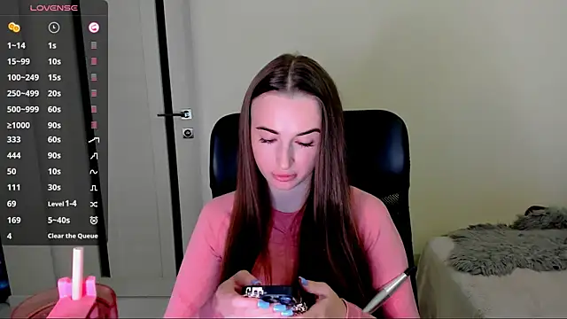 Snapshot of Kimmberr chatting on 10-23-25, 04:45 Kimmberr online show from 10-23-25, 04:45