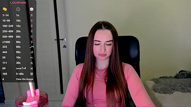 Snapshot of Kimmberr chatting on 10-24-25, 04:42 Kimmberr online show from 10-24-25, 04:42