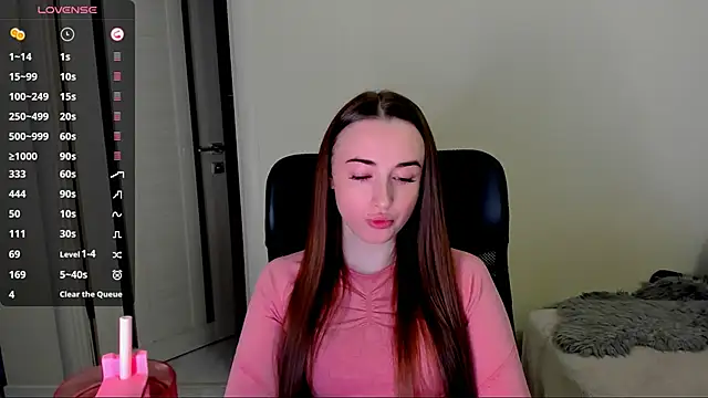 Snapshot of Kimmberr chatting on 10-28-25, 07:01 Kimmberr online show from 10-28-25, 07:01