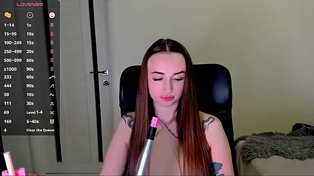 Snapshot of Kimmberr chatting on 11-14-25, 04:44 Kimmberr online show from 11-14-25, 04:44