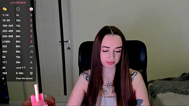 Snapshot of Kimmberr chatting on 11-30-25, 02:48 Kimmberr online show from 11-30-25, 02:48