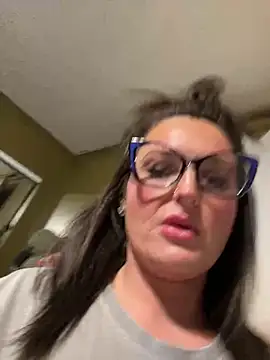 Snapshot of DawnDunley chatting on 12-16-25, 02:27 DawnDunley online show from 12-16-25, 02:27