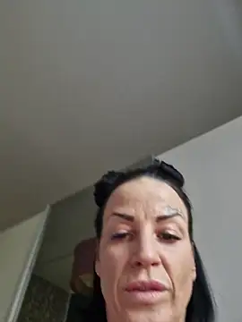 Snapshot of EmilyDiazofficial chatting on 01-18-26, 01:37 EmilyDiazofficial online show from 01-18-26, 01:37