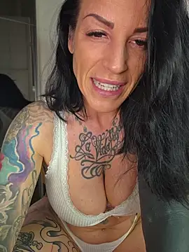 Snapshot of EmilyDiazofficial chatting on 06-28-26, 08:42 EmilyDiazofficial online show from 06-28-26, 08:42