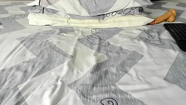 maybelline69 online show from 10-26-25, 09:15