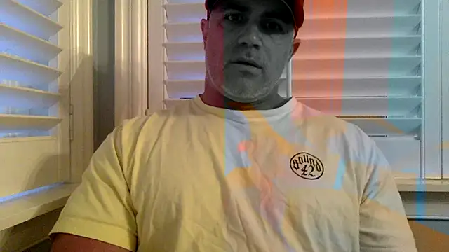 Snapshot of Bad_daddy21 chatting on 11-20-25, 02:50 Bad daddy21 online show from 11-20-25, 02:50