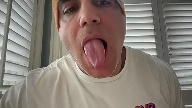 Snapshot of Bad_daddy21 chatting on 01-12-26, 06:13 Bad daddy21 online show from 01-12-26, 06:13