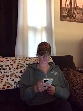 Snapshot of SidneyRaee chatting on 02-19-26, 07:21 SidneyRaee online show from 02-19-26, 07:21