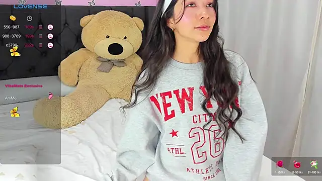 SophiaLiu online show from 01-30-25, 04:27