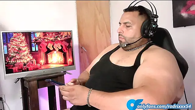 Snapshot of rodrix54 chatting on 12-17-24, 10:32 rodrix54 online show from 12-17-24, 10:32