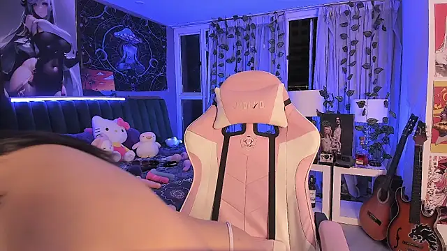 LanaKyutt online show from 12-10-24, 03:30