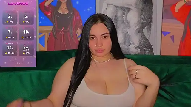 Nikki Kardashian online show from 12-12-24, 10:42