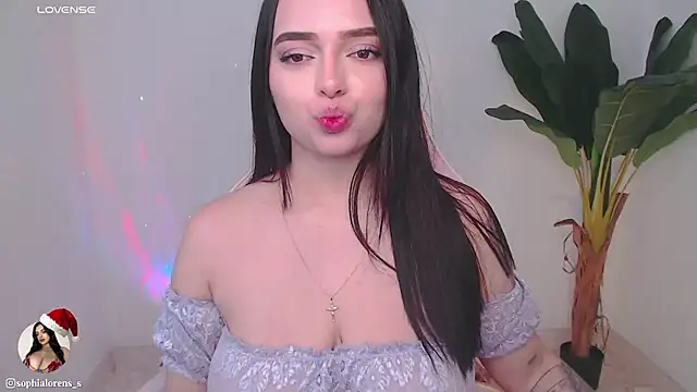 Snapshot of sophialorens_s chatting on 12-17-24, 09:05 sophialorens s online show from 12-17-24, 09:05