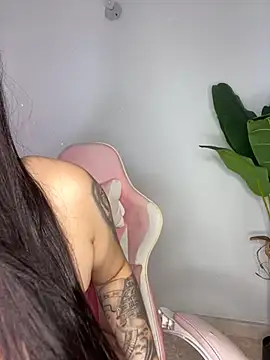 Snapshot of sophialorens_s chatting on 12-20-24, 09:50 sophialorens s online show from 12-20-24, 09:50