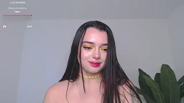 Snapshot of sophialorens_s chatting on 01-04-25, 08:16 sophialorens s online show from 01-04-25, 08:16