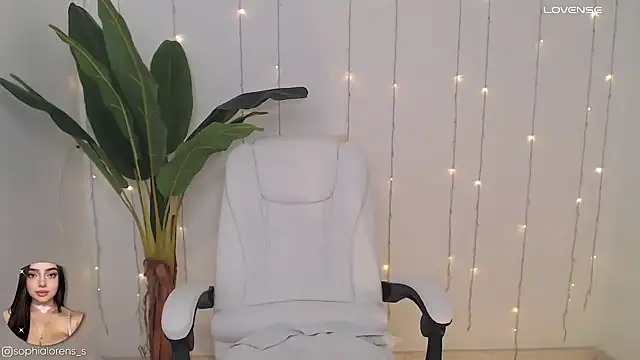 Snapshot of sophialorens_s chatting on 01-26-25, 06:37 sophialorens s online show from 01-26-25, 06:37