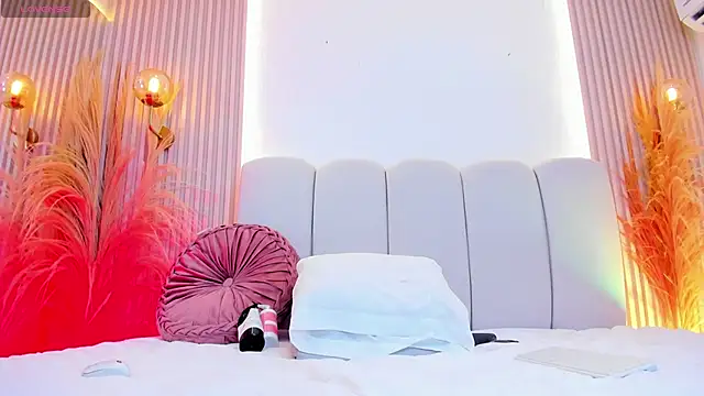 carolriveraa  online show from 11-22-25, 09:03