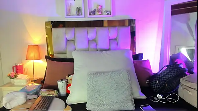 emmy r online show from 11-22-25, 12:04