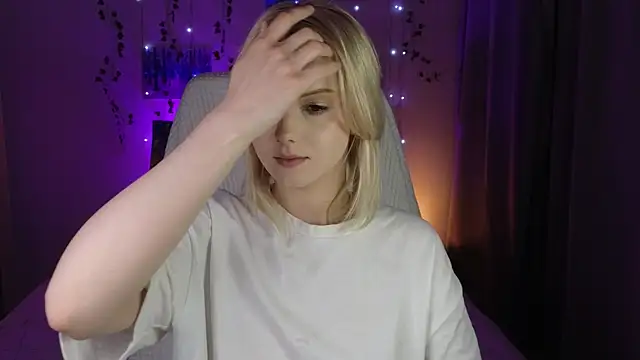 Snapshot of ImBonBon chatting on 07-11-26, 10:55 ImBonBon online show from 07-11-26, 10:55