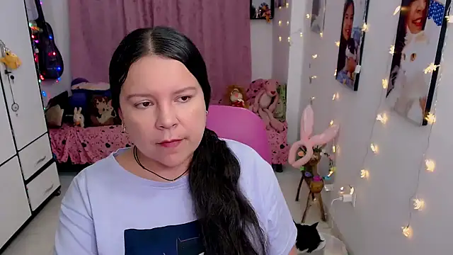 Snapshot of claryssa_ chatting on 04-26-26, 06:11 claryssa online show from 04-26-26, 06:11